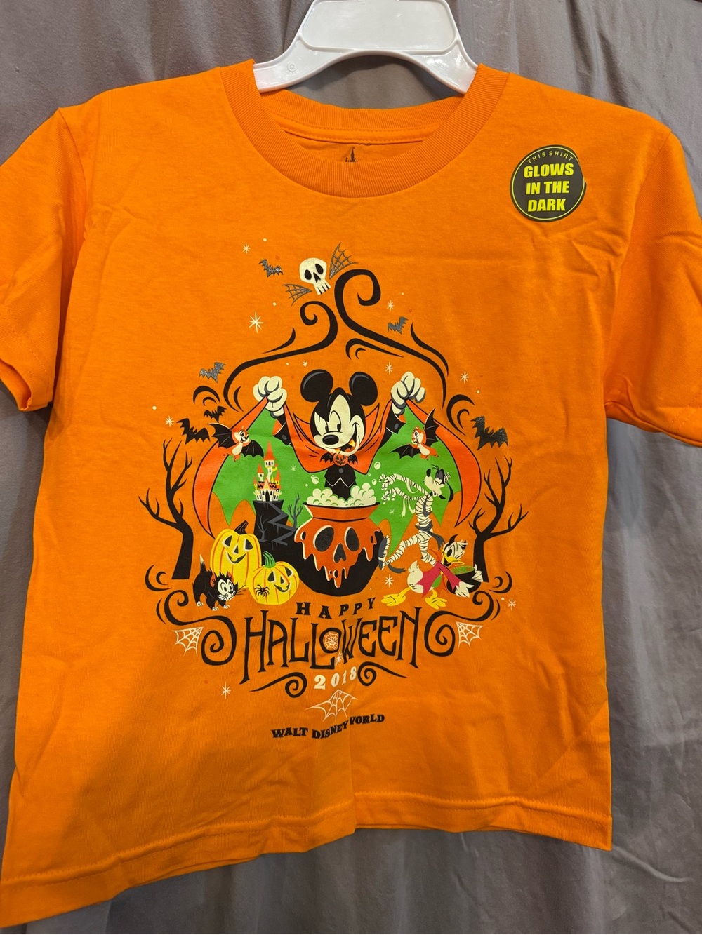 NWT Disney Parks Exclusive Halloween Glow-In-The-Dark Tee Size Adult Medium